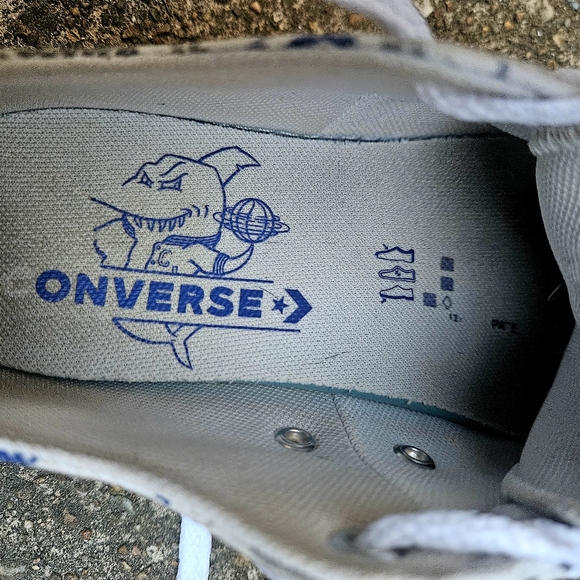 Boy's Shark Converse - Picture 2 of 6